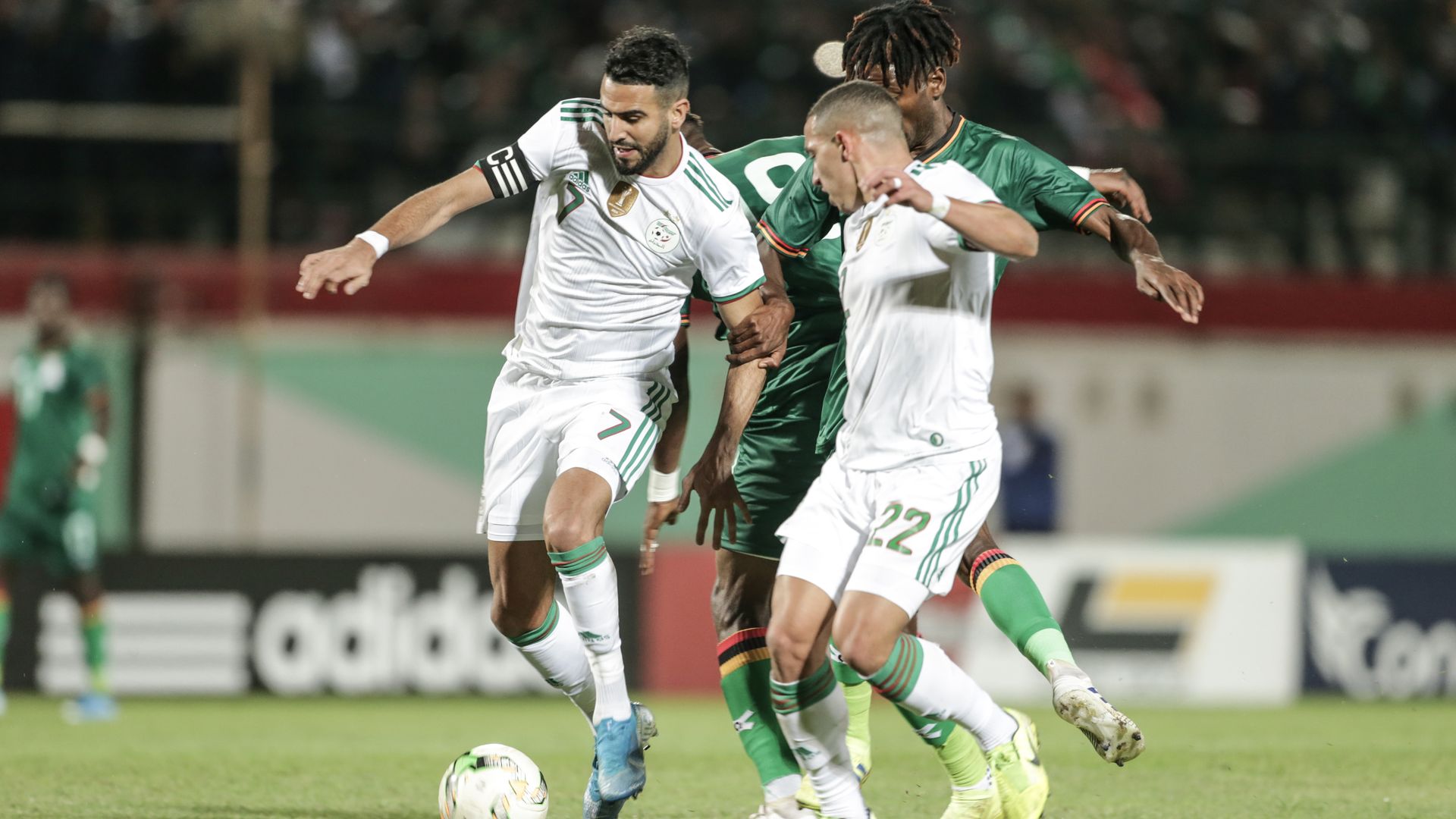 Mondial 2022 (Q) : Algérie 2-Burkina Faso 2: Une Qualification à L ...