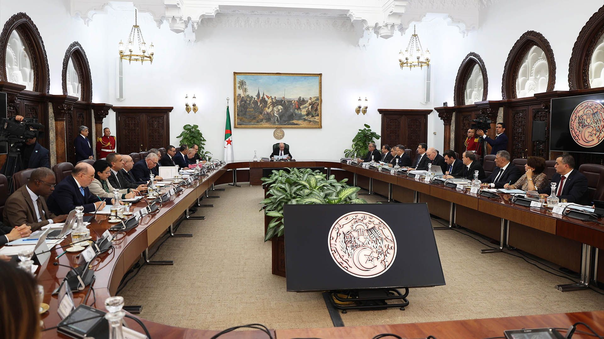 Le président de la République préside un Conseil des ministres : le secteur de l&rsquo;eau et les préparatifs pour le mois sacré au menu