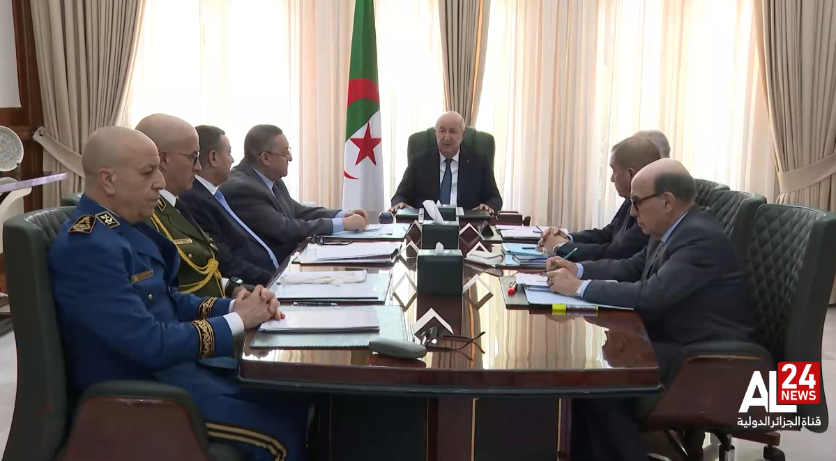 Le président de la République préside une réunion consacrée aux derniers préparatifs des élections législatives du 2 juillet