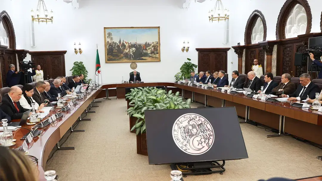 Le président de la République préside une réunion du Conseil des ministres