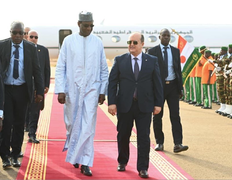 Chargé par le président algérien, le Premier ministre en visite officielle au Niger