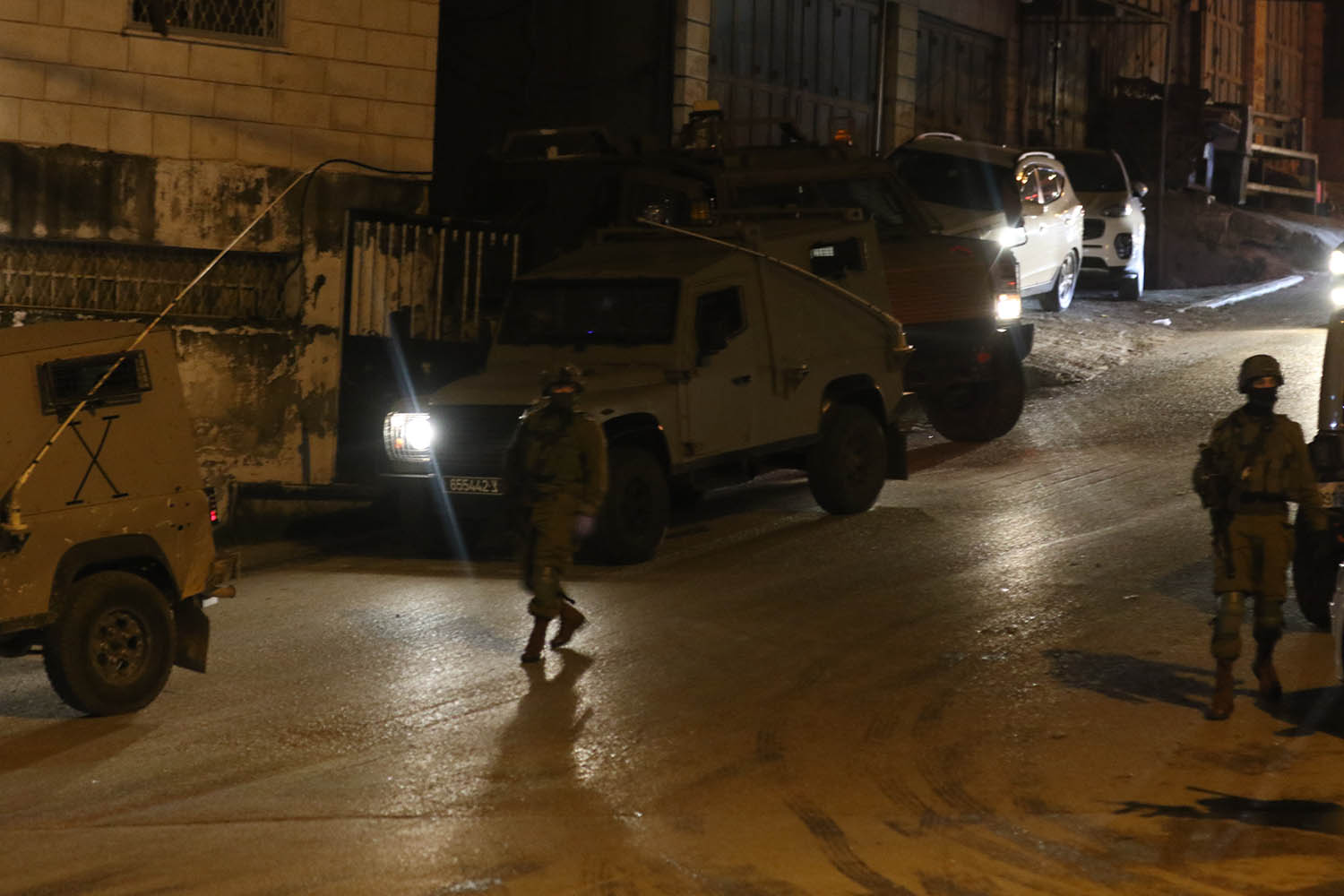 Cisjordanie occupée : les forces d’occupation sionistes arrêtent 20 Palestiniens, dont cinq femmes et un journaliste, en 24 heures