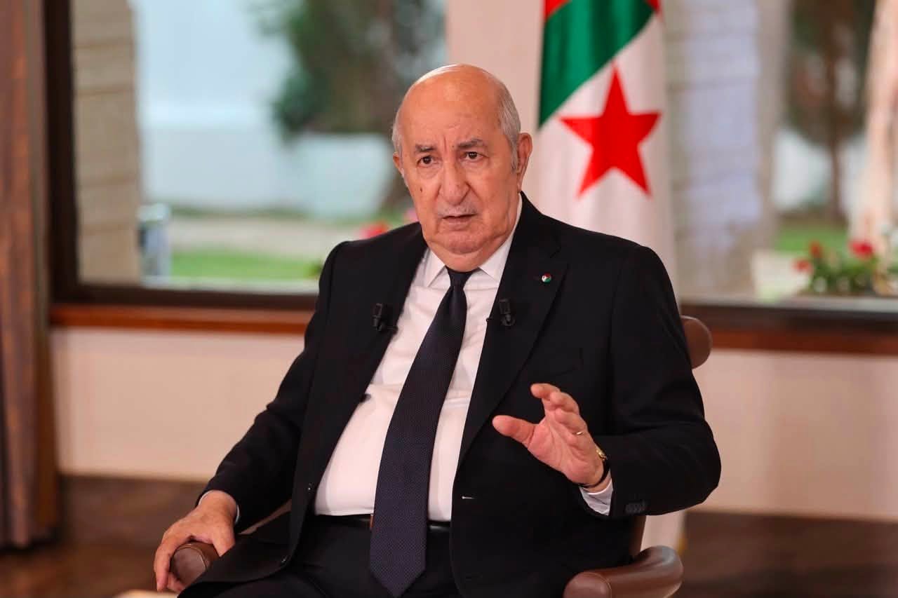 Tebboune promet un suivi personnel après l&rsquo;incendie de l&rsquo;institution de l&rsquo;enfance assistée