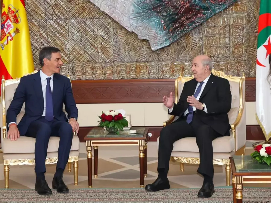 Le président de la République s&rsquo;entretient en tête-à-tête avec le président du Gouvernement d&rsquo;Espagne