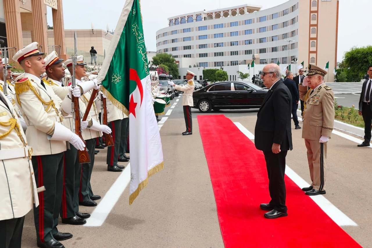 Le président de la République préside une cérémonie en l&rsquo;honneur des retraités de l&rsquo;ANP, des familles de martyrs du devoir national et des invalides dans le cadre de la lutte antiterroriste