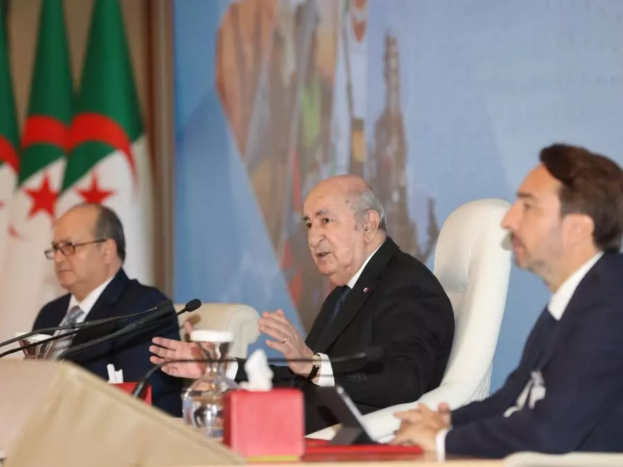 Le président de la République : l&rsquo;économie nationale avance résolument vers des perspectives très prometteuses